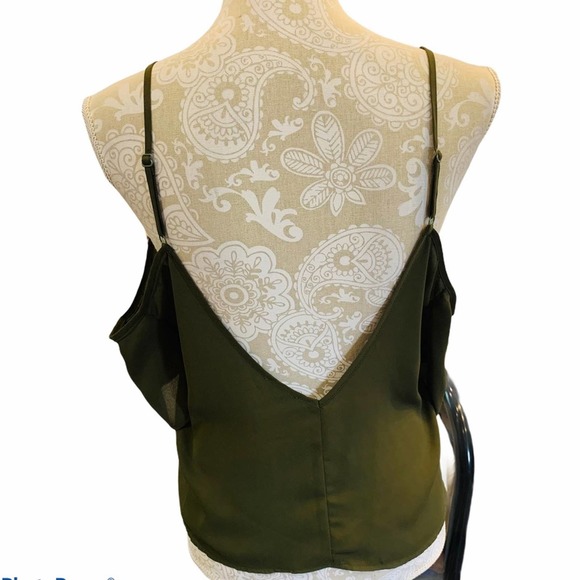 TOBI Amberly Cold Shoulder Top SMALL S Olive 1764 - Picture 7 of 7